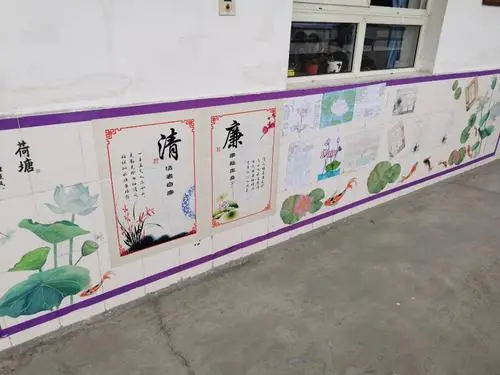 建設校園文化墻時，需要緊扣校園文化